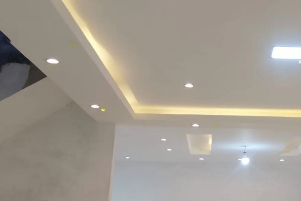 Projeto de iluminação residencial em sanca de gesso e spots LED no Rio de Janeiro