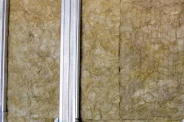 Isolamento térmico com lã de vidro, lã de rocha e lã de PET para construção a seco