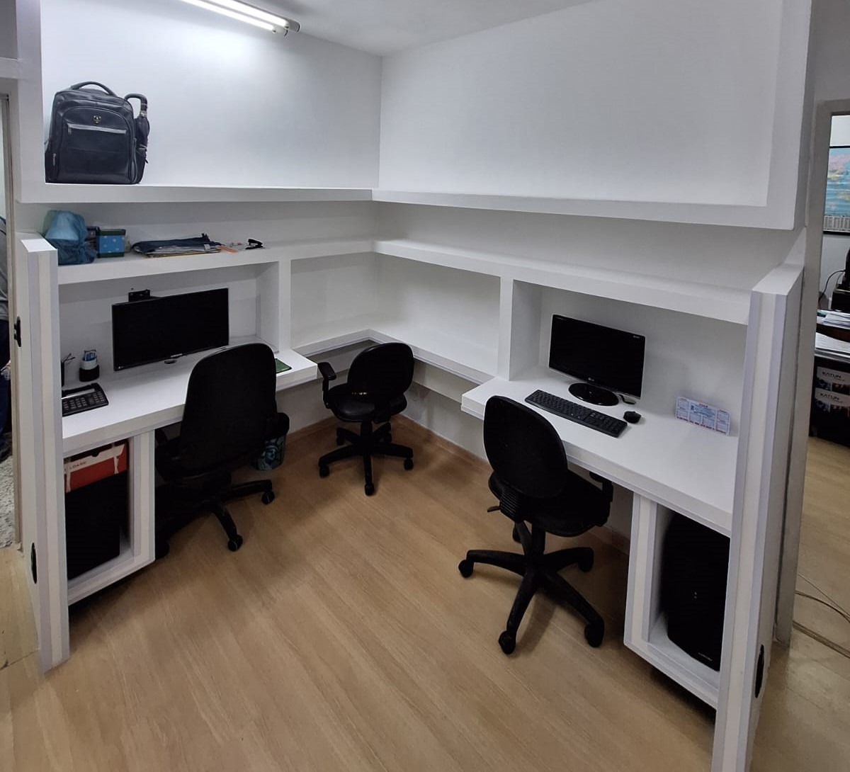 Móveis planejados em drywall como guarda-roupas e estantes sob medida no Rio de Janeiro