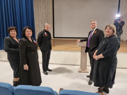 Губернатор Ставропольского края Владимир Владимиров посетил недавно открытую школу № 22 города Михайловска