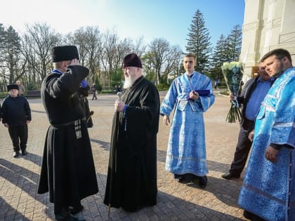 В праздник Казанской иконы Божией Матери митрополит Кирилл возглавил престольные торжества в Казанском кафедральном соборе