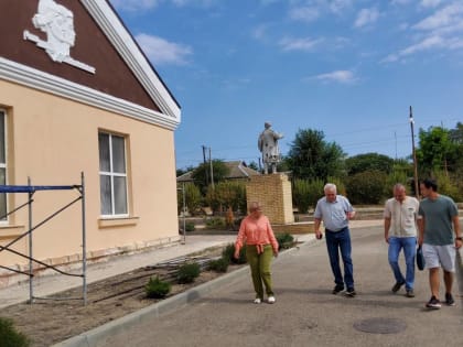 Партийный десант посетил один из Домов культуры Александровского округа