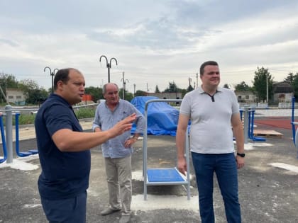 Партдесант оценил ход благоустройства Сквера Капка в Железноводском округе