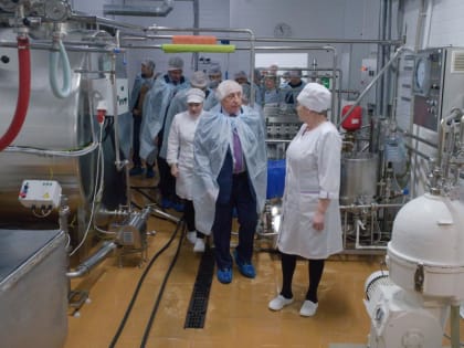 Кандидат в Президенты России от КПРФ Николай Харитонов посетил агропромышленное предприятие АО «Солгон» в Красноярском крае