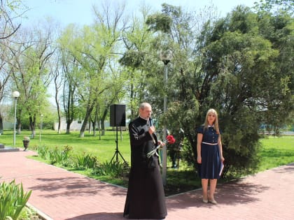 В день памяти погибших в радиационных авариях и катастрофах в центральном парке села Кочубеевского прошёл митинг