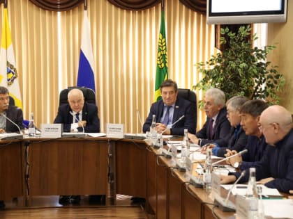 Краевые депутаты изучили опыт перехода Ставрополья к одноуровневой системе местного самоуправления