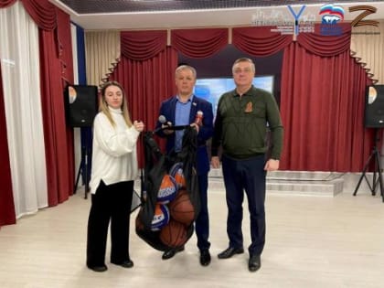 Депутат Думы города Невинномысска от ВПП «Единая Россия» Николай Фуртас провел линейку в школе N 14 , посвященную 82-й годовщине со дня освобождения Города.