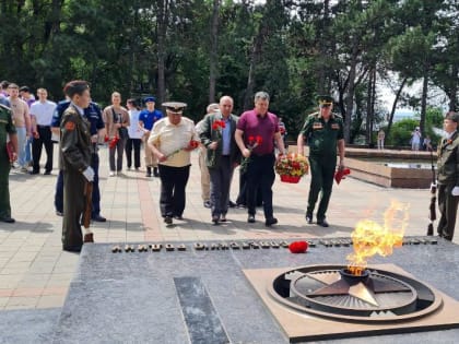 День призывника: в Пятигорске на срочную службу торжественно проводили  47 новобранцев