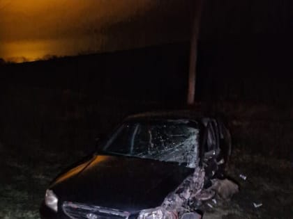 Два человека пострадали при столкновении легкового автомобиля с грузовым на Ставрополье