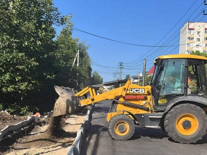 В Ставрополе начали асфальтировать дороги около школы на Федеральной