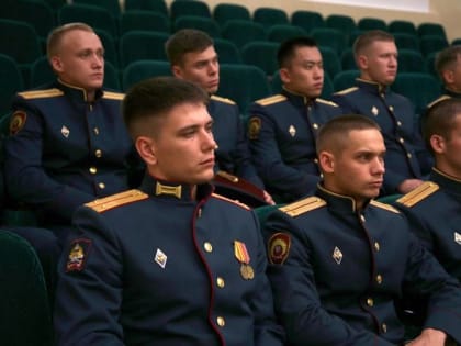 В Пятигорске командующий округом Росгвардии встретился с офицерами-выпускниками, прибывшими для прохождения службы на Северный Кавказ