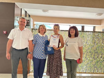 Победители и призёры конкурса «Единой России» получают свои награды