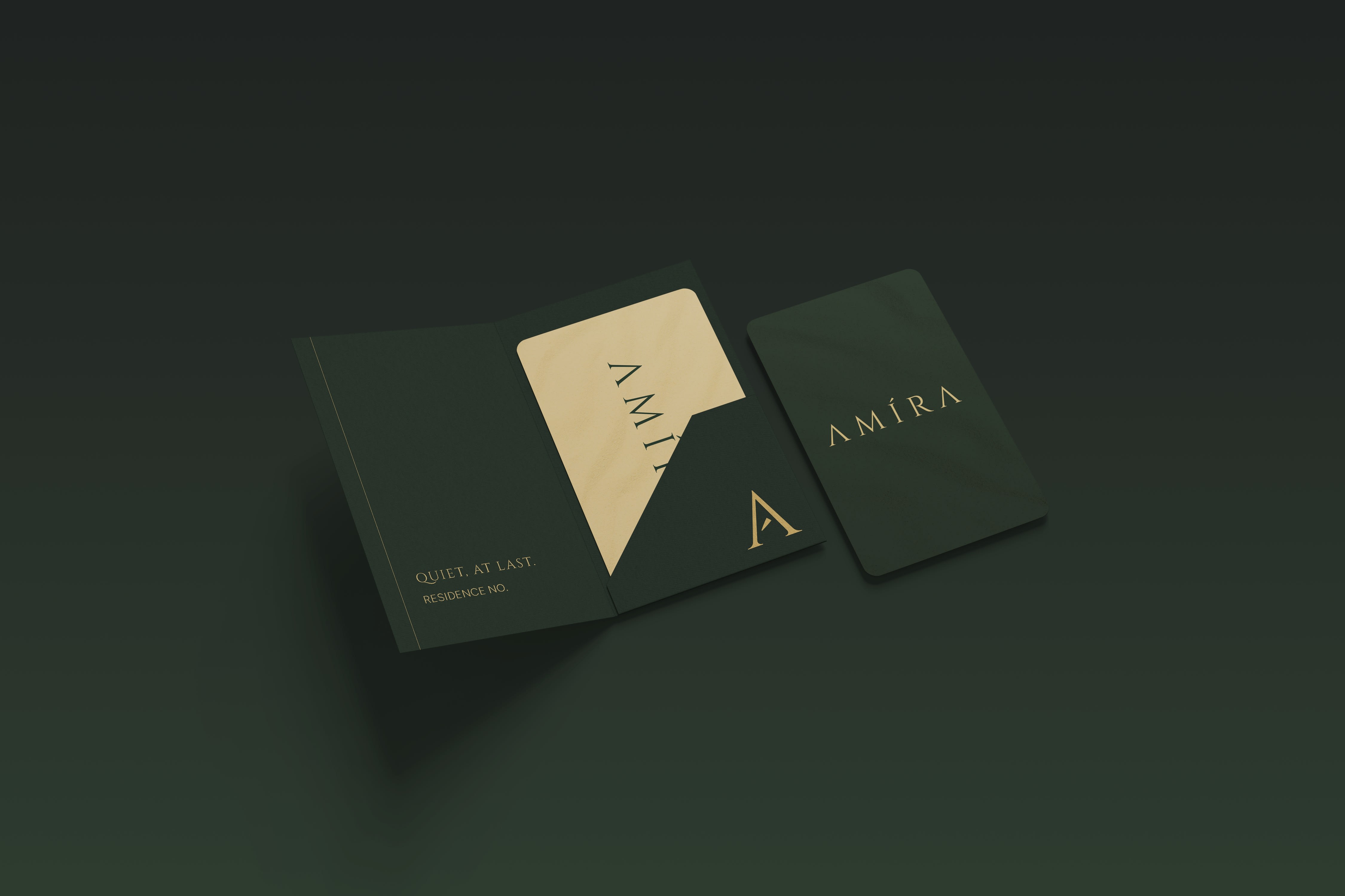 Amíra keycard and guest folder, mailed to guests before arrival