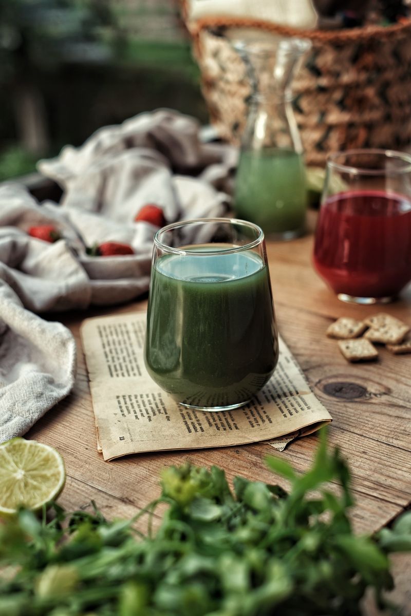 Fresh green and beet juice