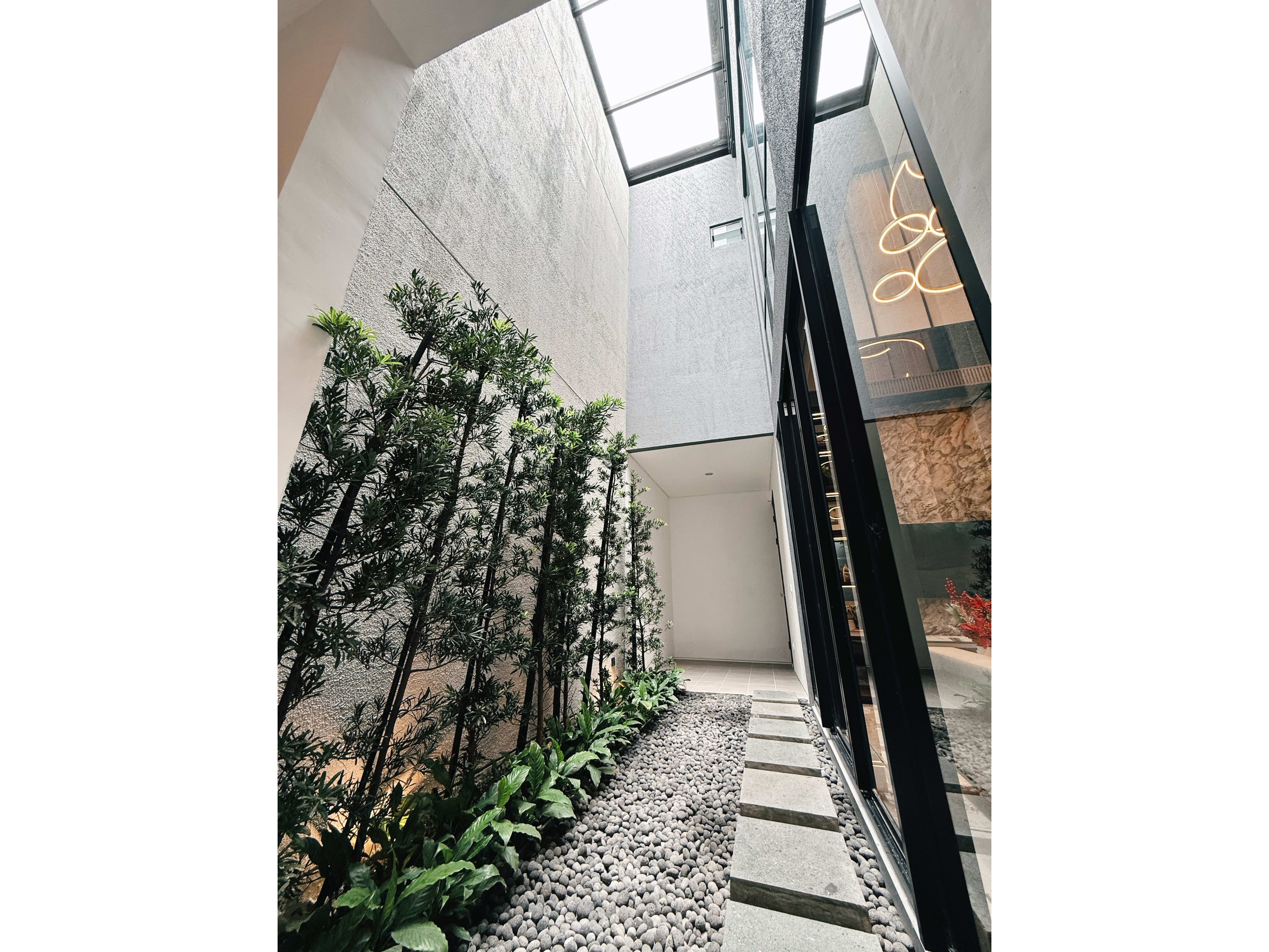 Omnia Superior — image 7
