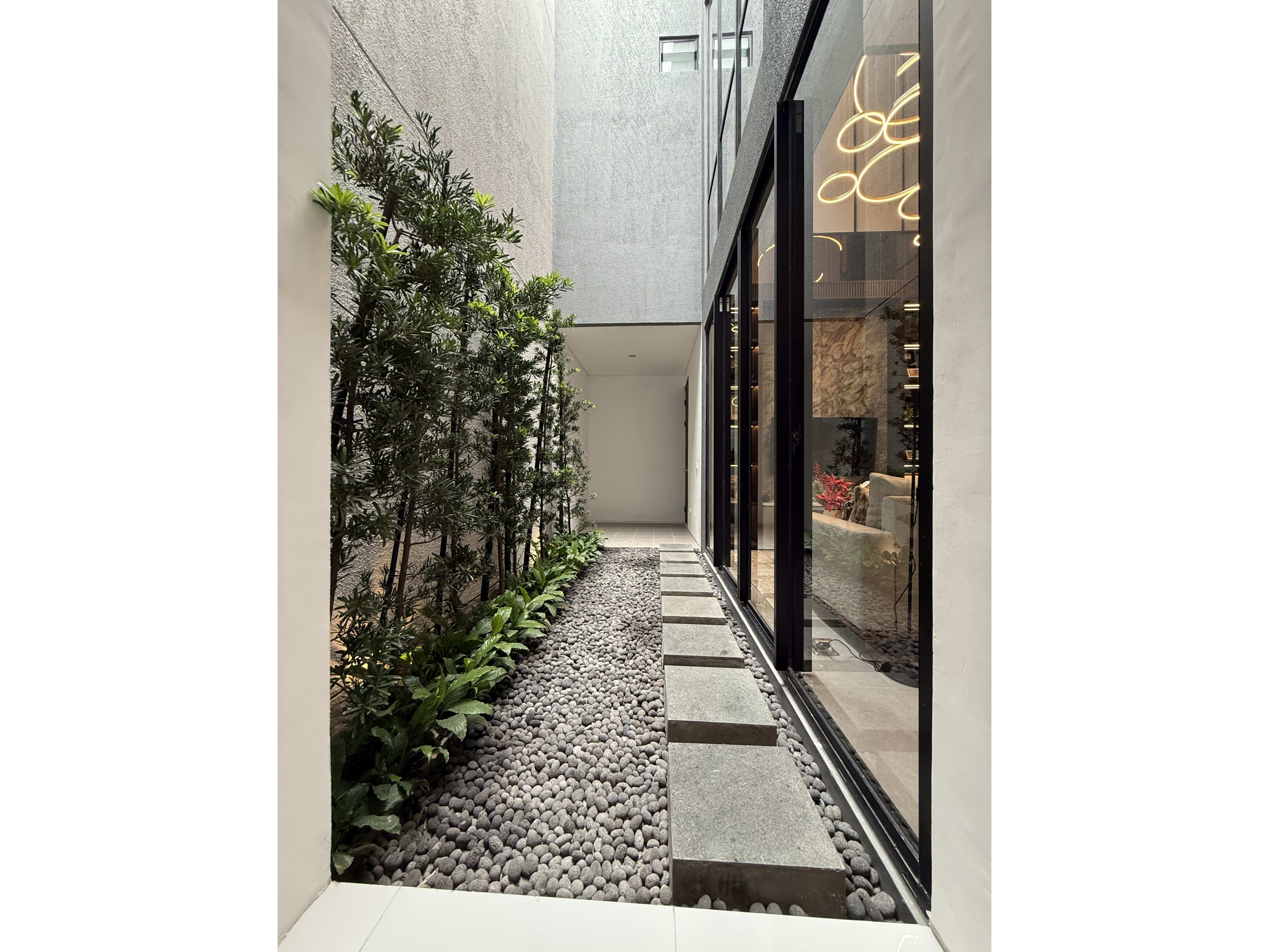Omnia Superior — image 8