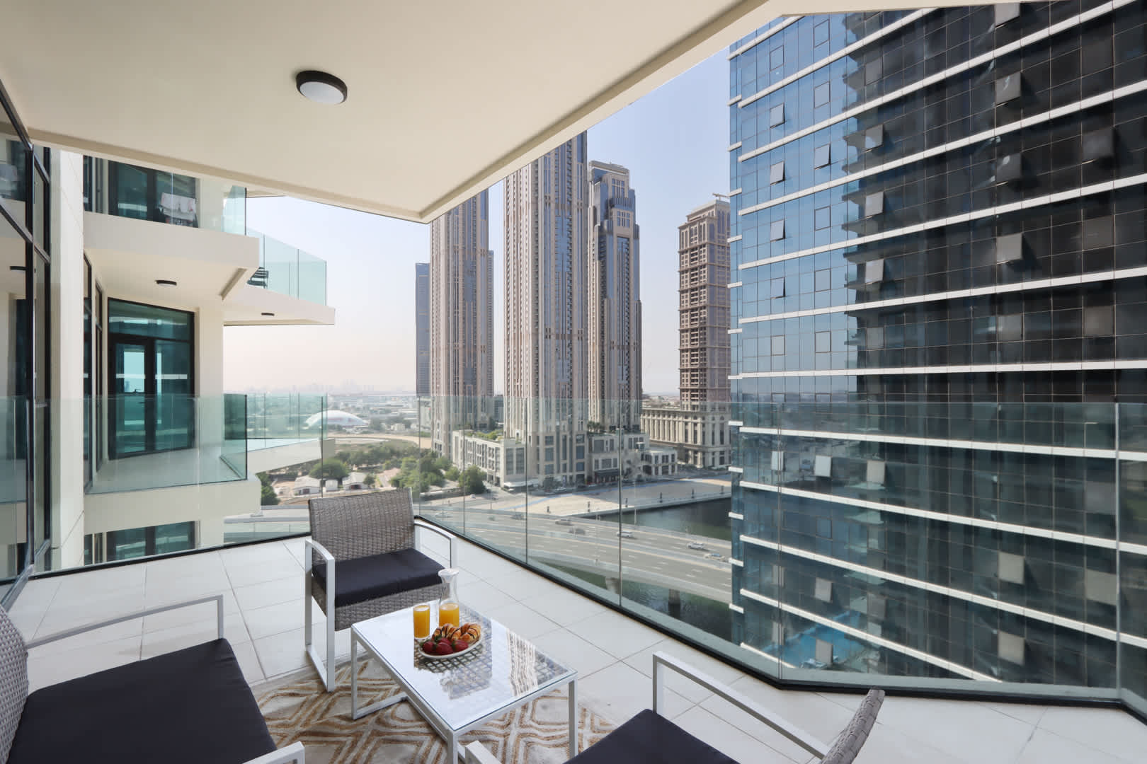 Upgraded 2BR with Dubai Canal Views