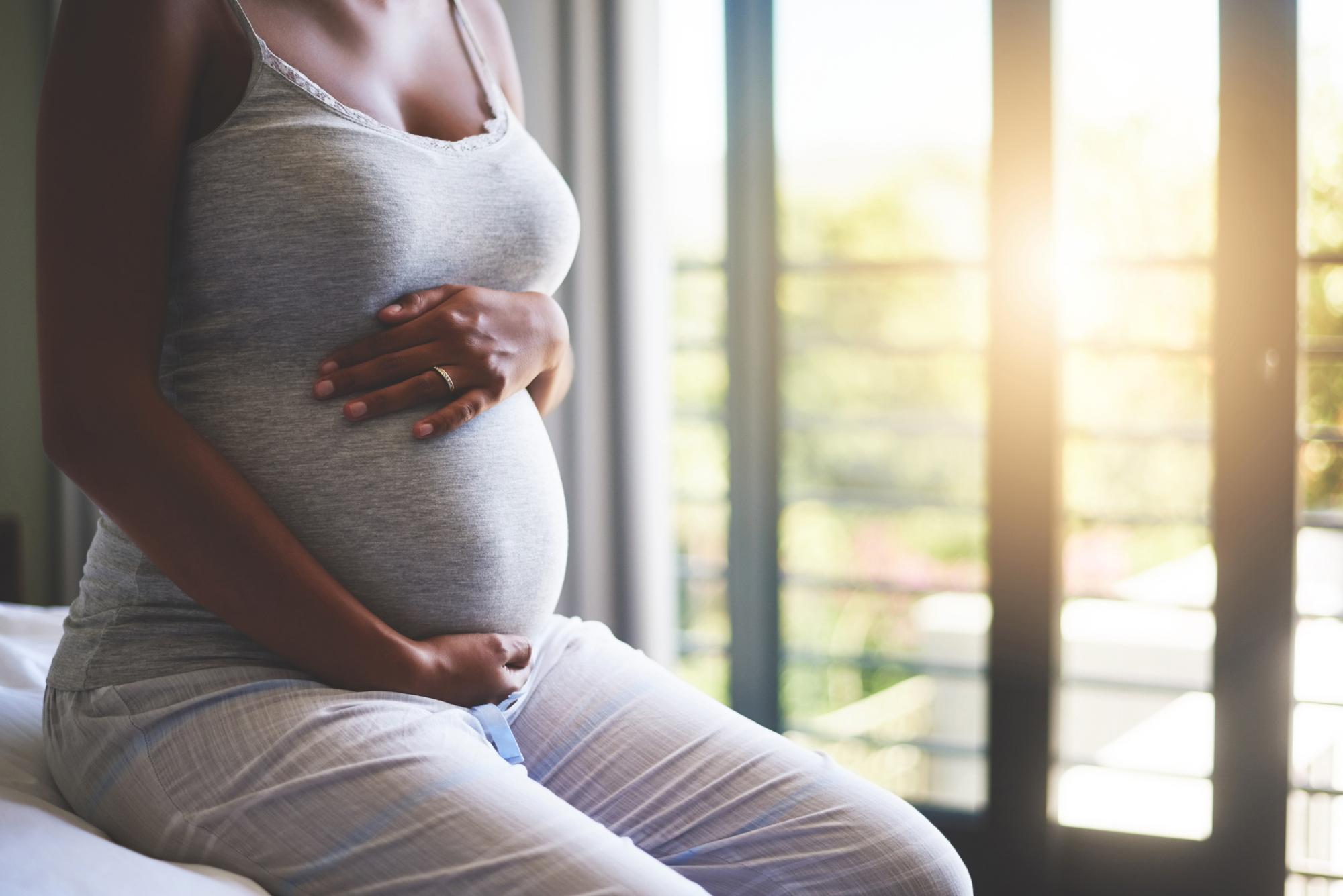 Mẹ Bầu 3 Tháng Đầu: Ăn Uống, Dùng Thuốc An Toàn Và Dấu Hiệu Cần Đi Khám Ngay