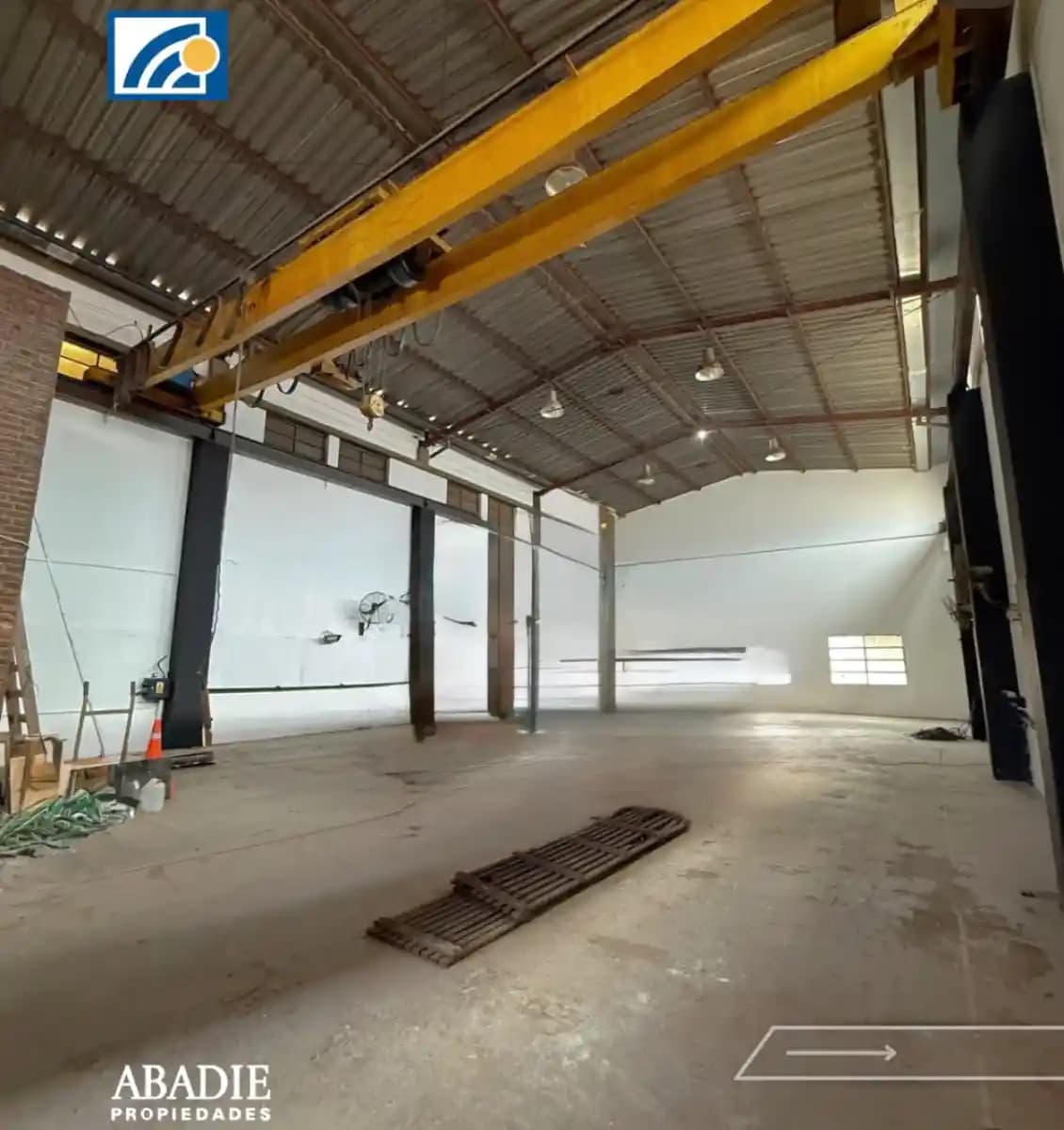 Galpón en Alquiler - Granaderos y San Martín - Miniatura 2