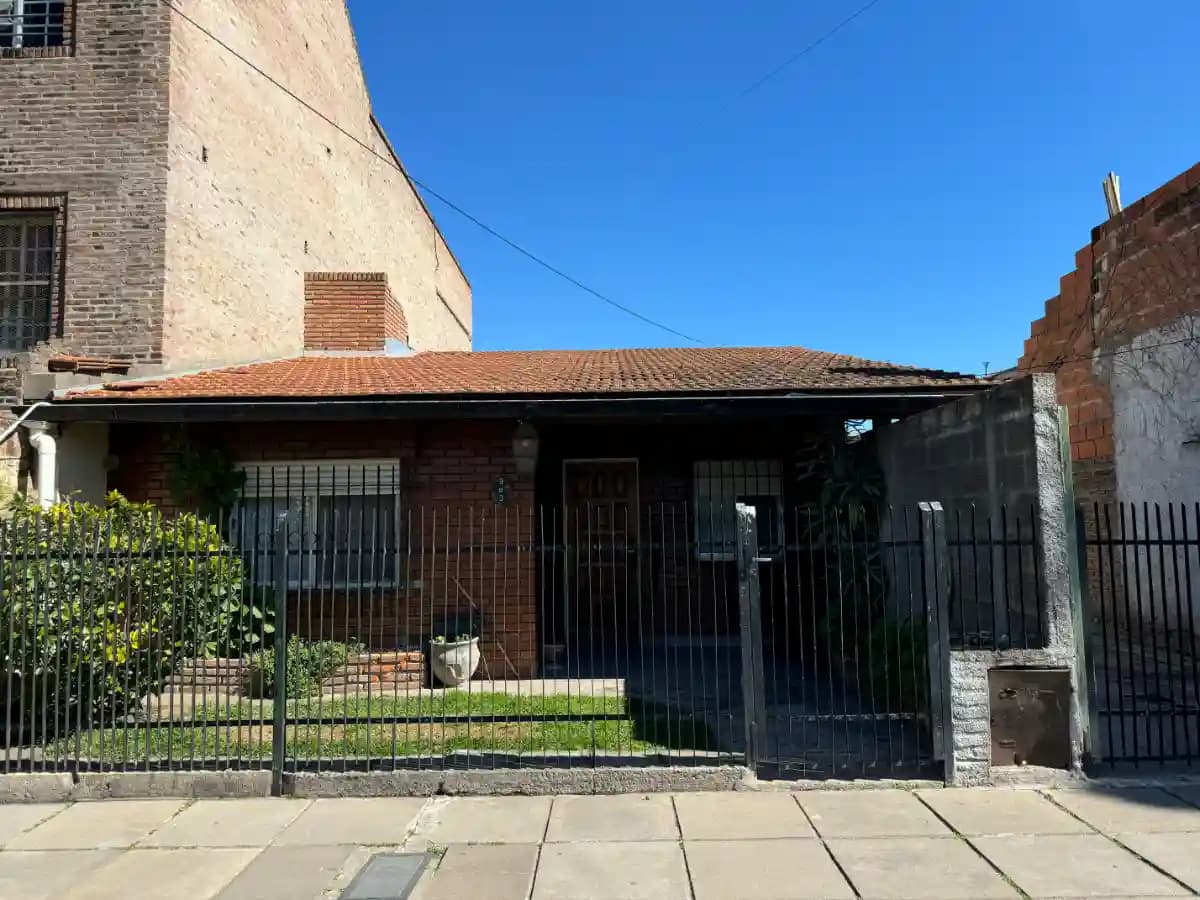 Casa con Departamento en Venta Matheu 963 - Miniatura 1