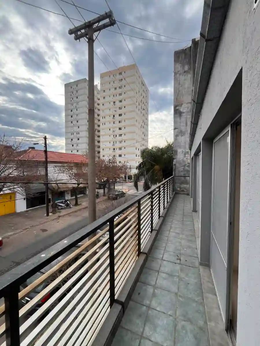 2 locales y 2 departamentos. EXCELENTE ZONA DE CAMPANA! - Imagen 1