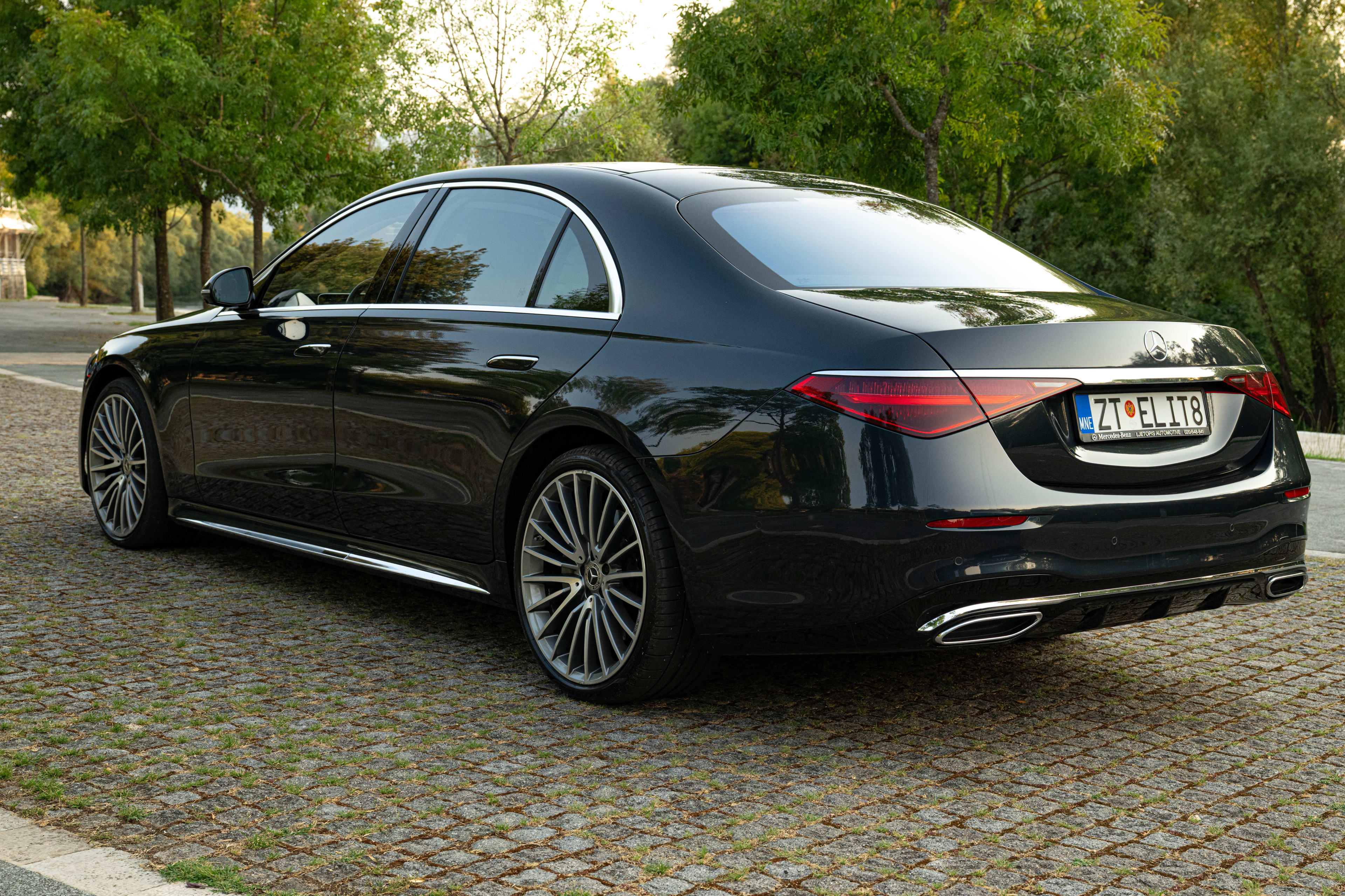 Mercedes-Benz S-Class - Image 3