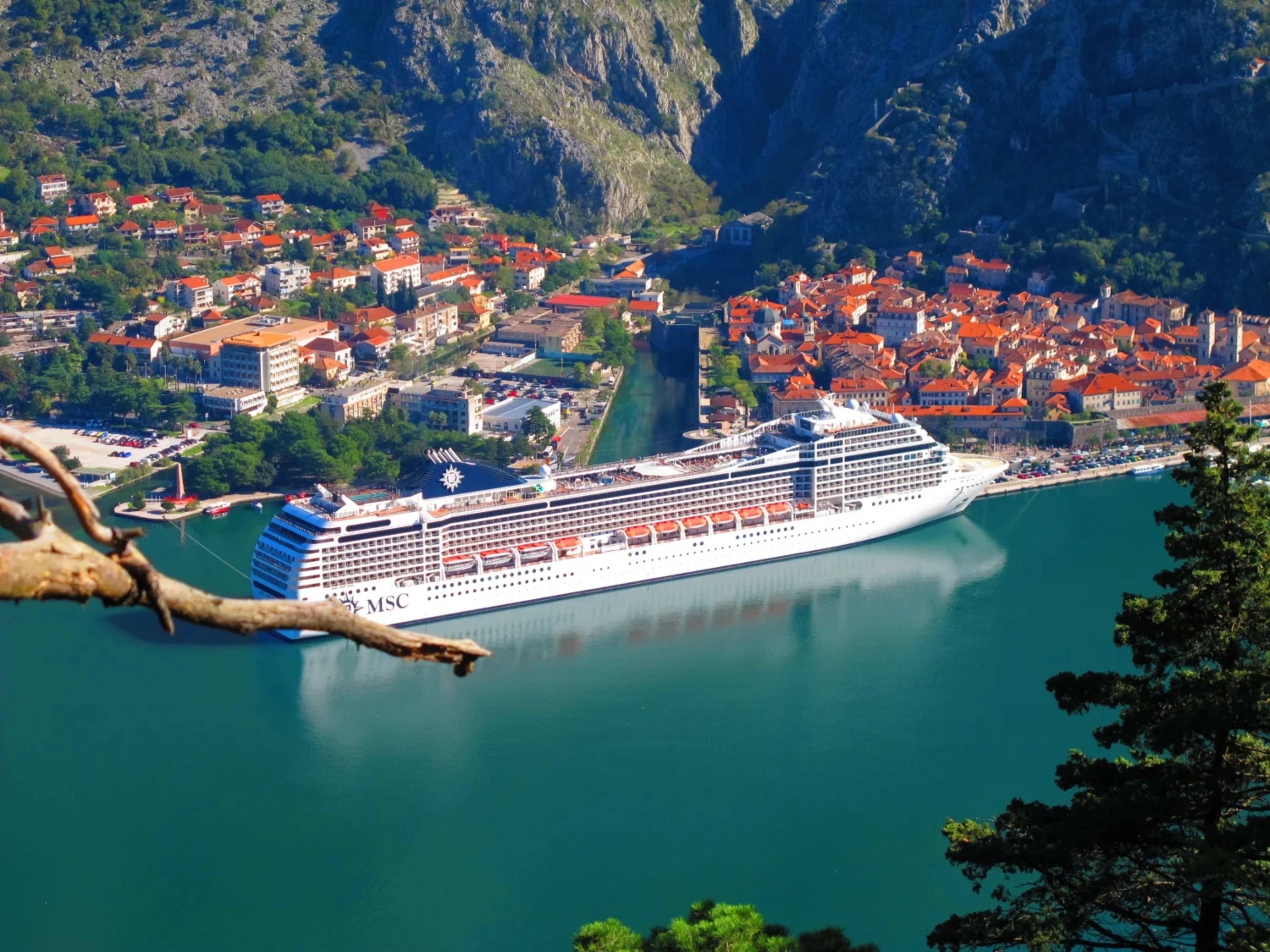 PRIVATE BOKA BAY BOAT TOUR - Image 3