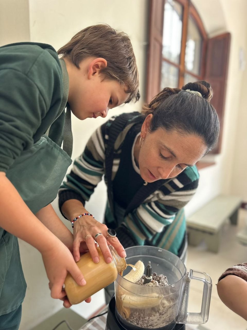 Preparación de trufas o bliss balls: trabajo en equipo, exploración de ingredientes y uso cuidado de la procesadora.