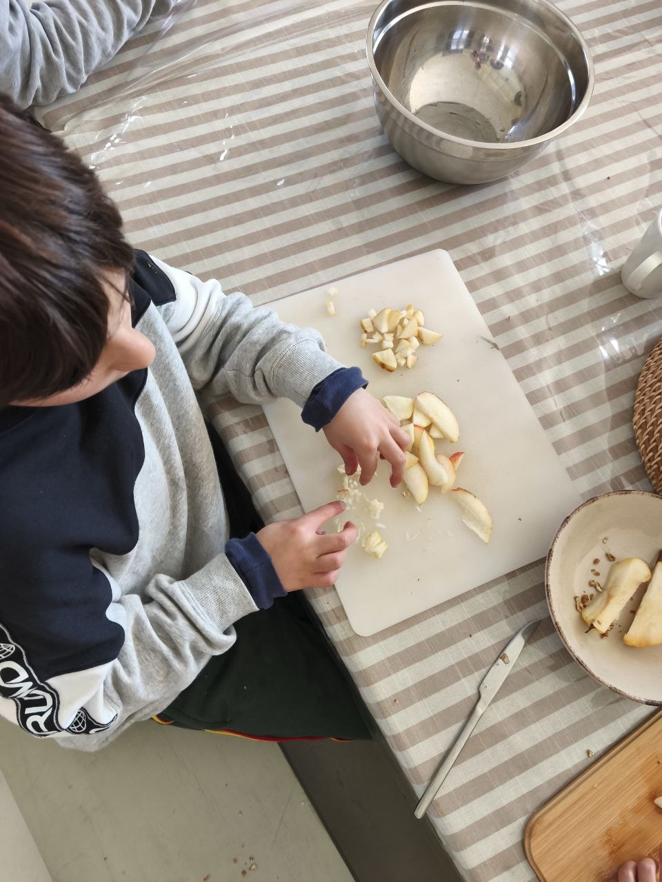 Hicimos muffins sin gluten de pera con Taller 2.