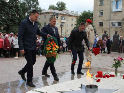 В День памяти и скорби в Катав-Ивановске и Юрюзани прошли памятные митинги