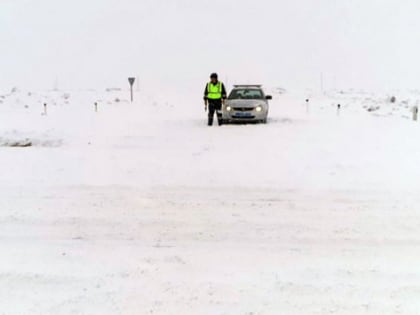 Под Челябинском грузовик перегородил две полосы в сторону Екатеринбурга