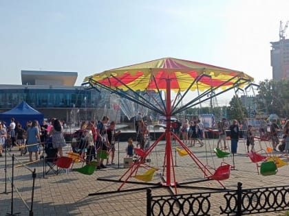 Копейчане встречают День города на главной площади