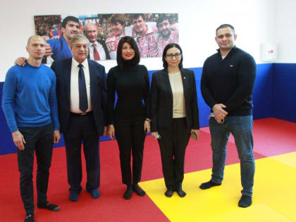 Наталья Котова и Ирина Текслер открыли в Челябинске знаковый спортобъект