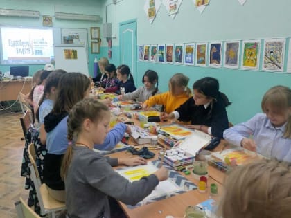 Летом в Кусе проходят бесплатные мастер-классы по рисованию и лего