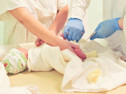 С января всех детей, рождённых в России, начали тестировать на 36 наследственных заболеваний