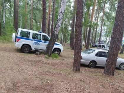 На берегу Увильдов водитель иномарки въехал в палатку с туристом