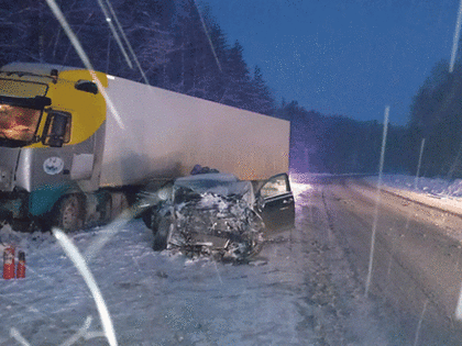 Два человека разбились насмерть в ДТП в Челябинской области