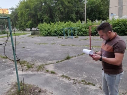 Представители ЛДПР в рамках проекта «Честный план» начали рейды по челябинским дворам