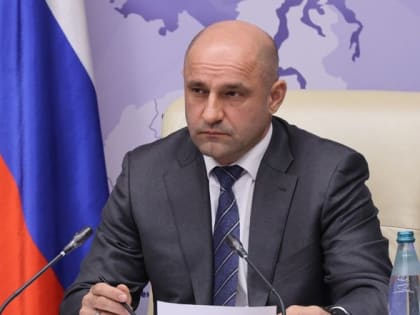 Полпред президента Артем Жога поздравляет жителей УрФО с Новым годом