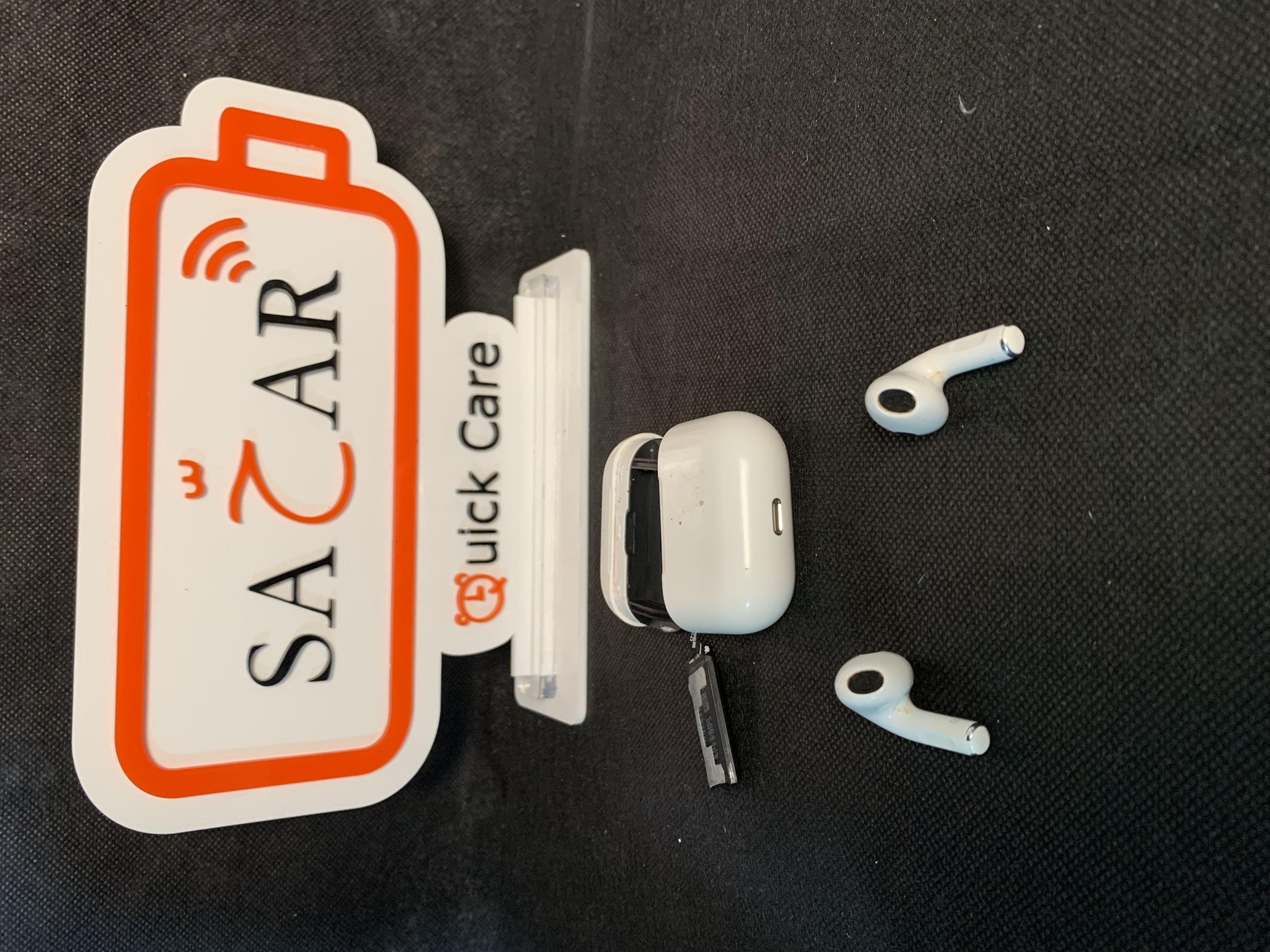 AirPods 3 Charging Case Repair image 1