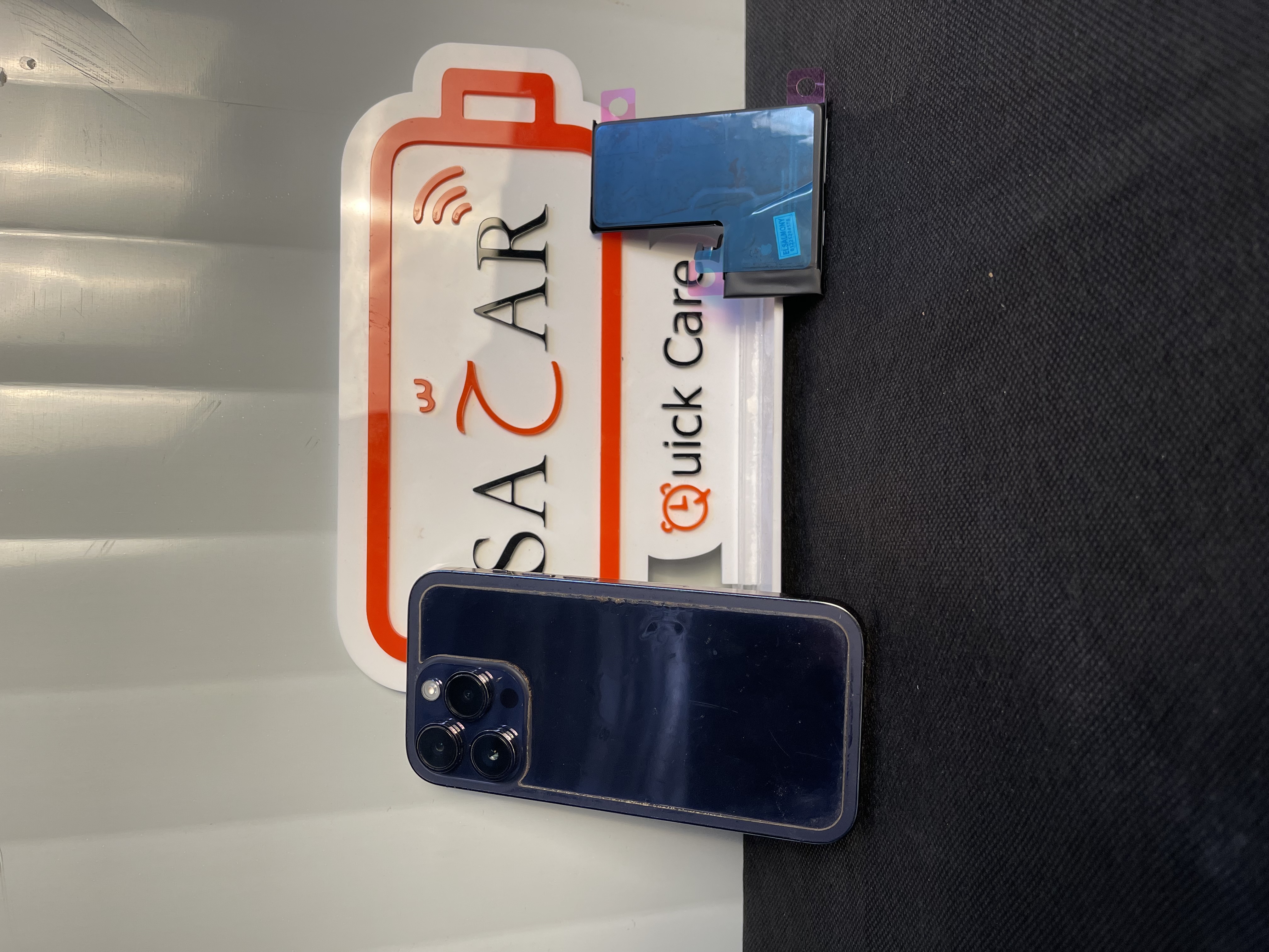 iPhone 14 Pro Battery Replacement image 1