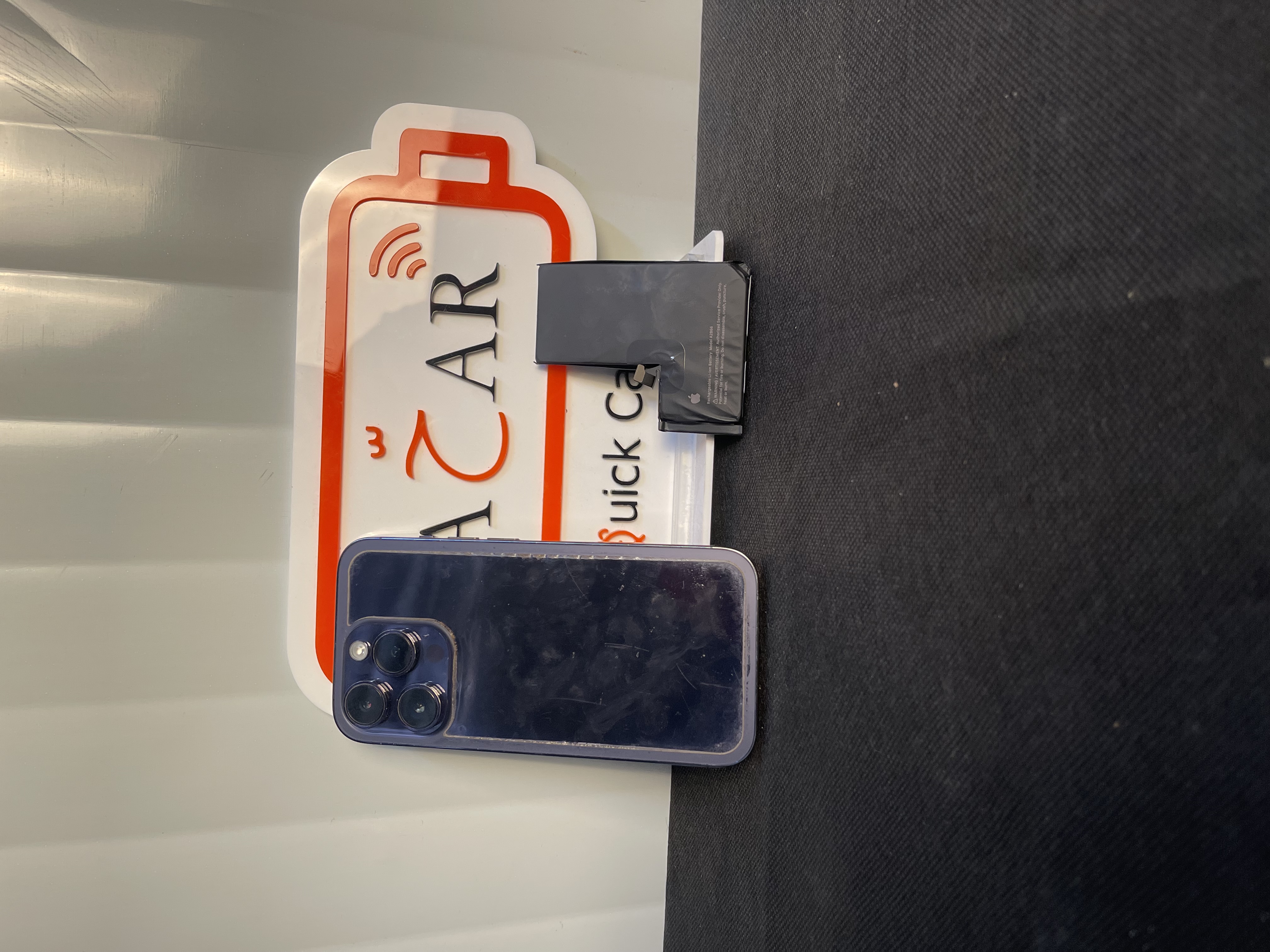 iPhone 14 Pro Battery Replacement image 4