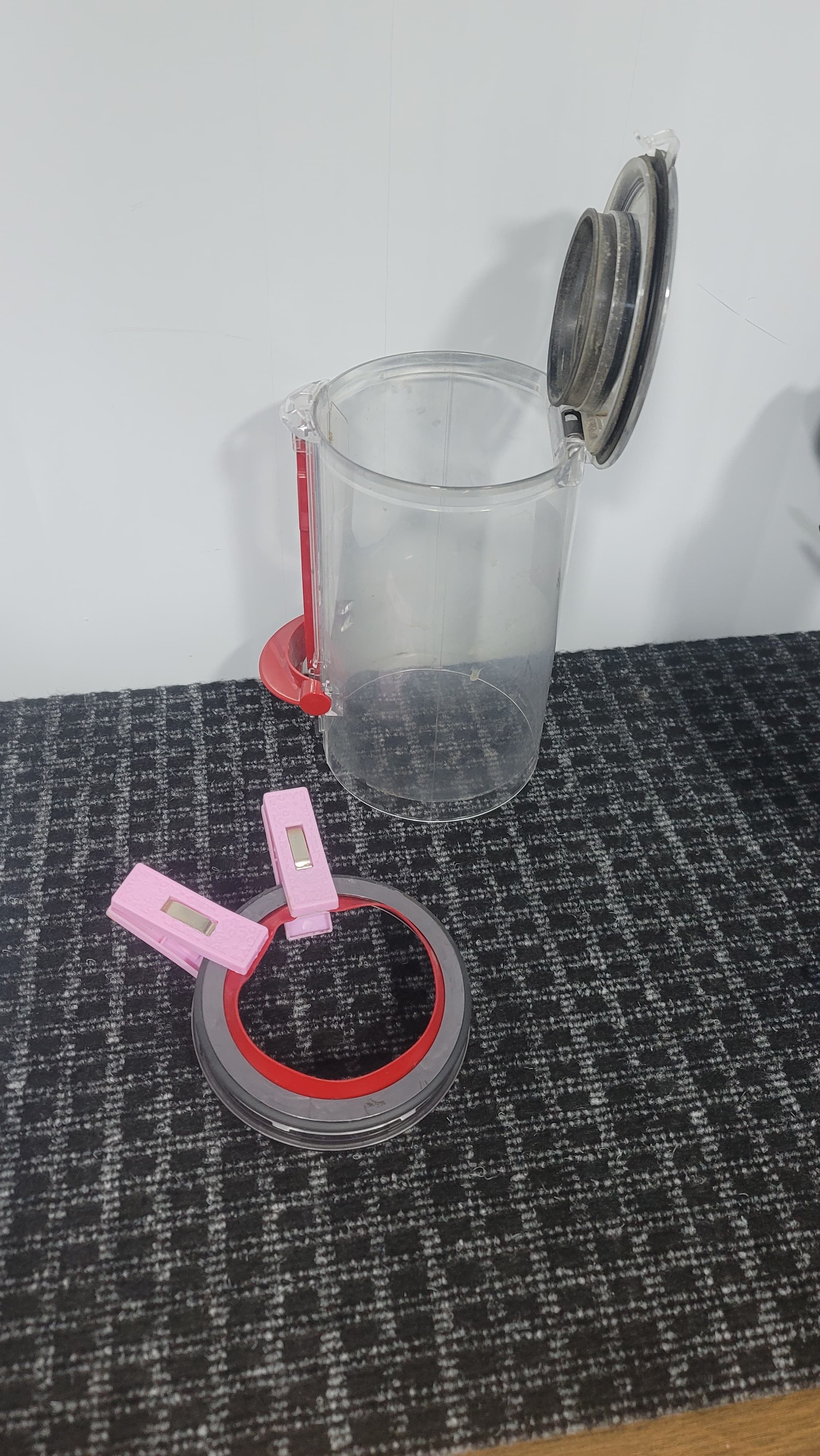 Dyson V10 Dust Bin Repair | Clear Bin Replacement & Dust Leakage Fix , image 3