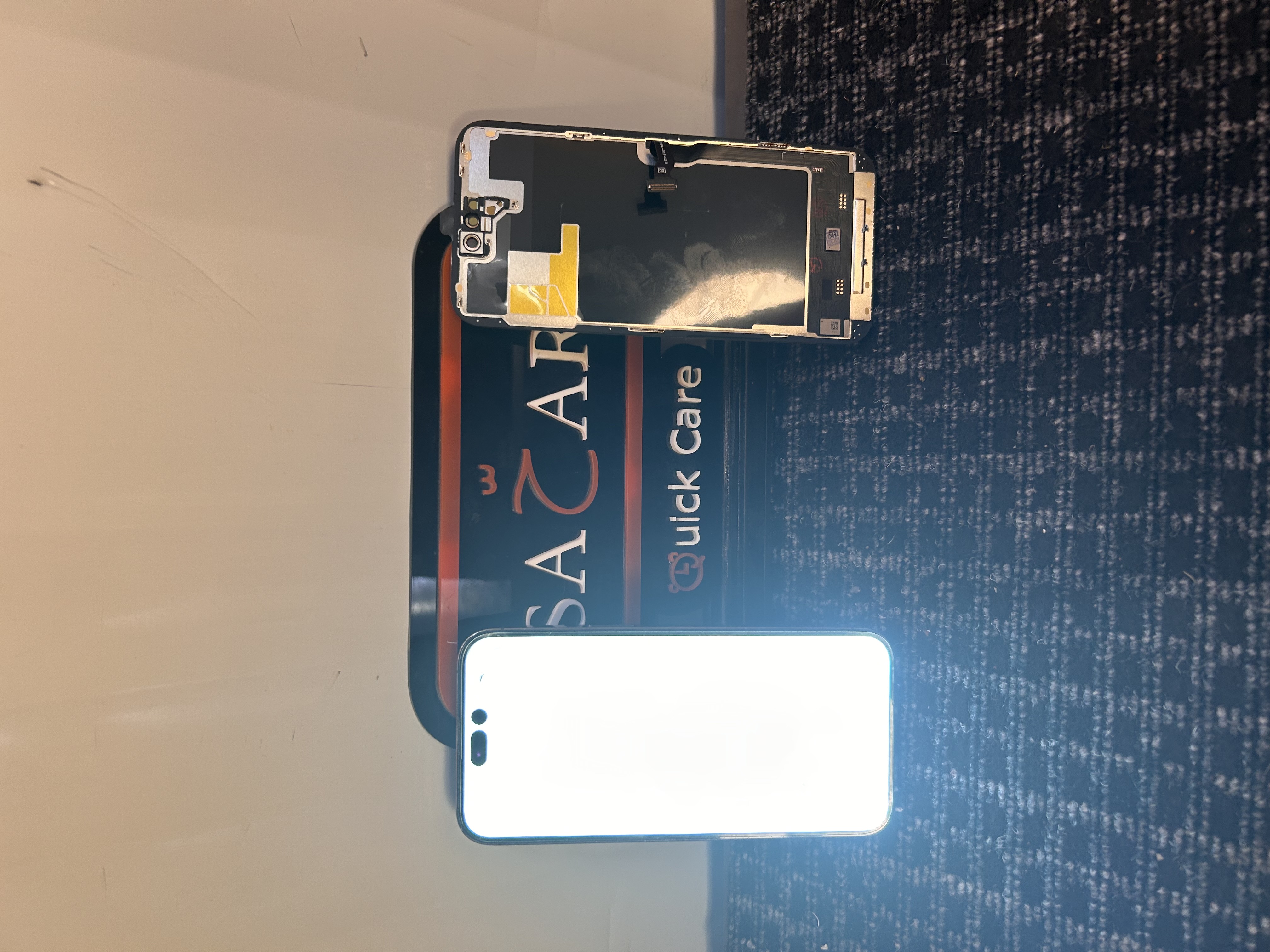 iPhone 14 Pro Max – Screen Replacement image 1