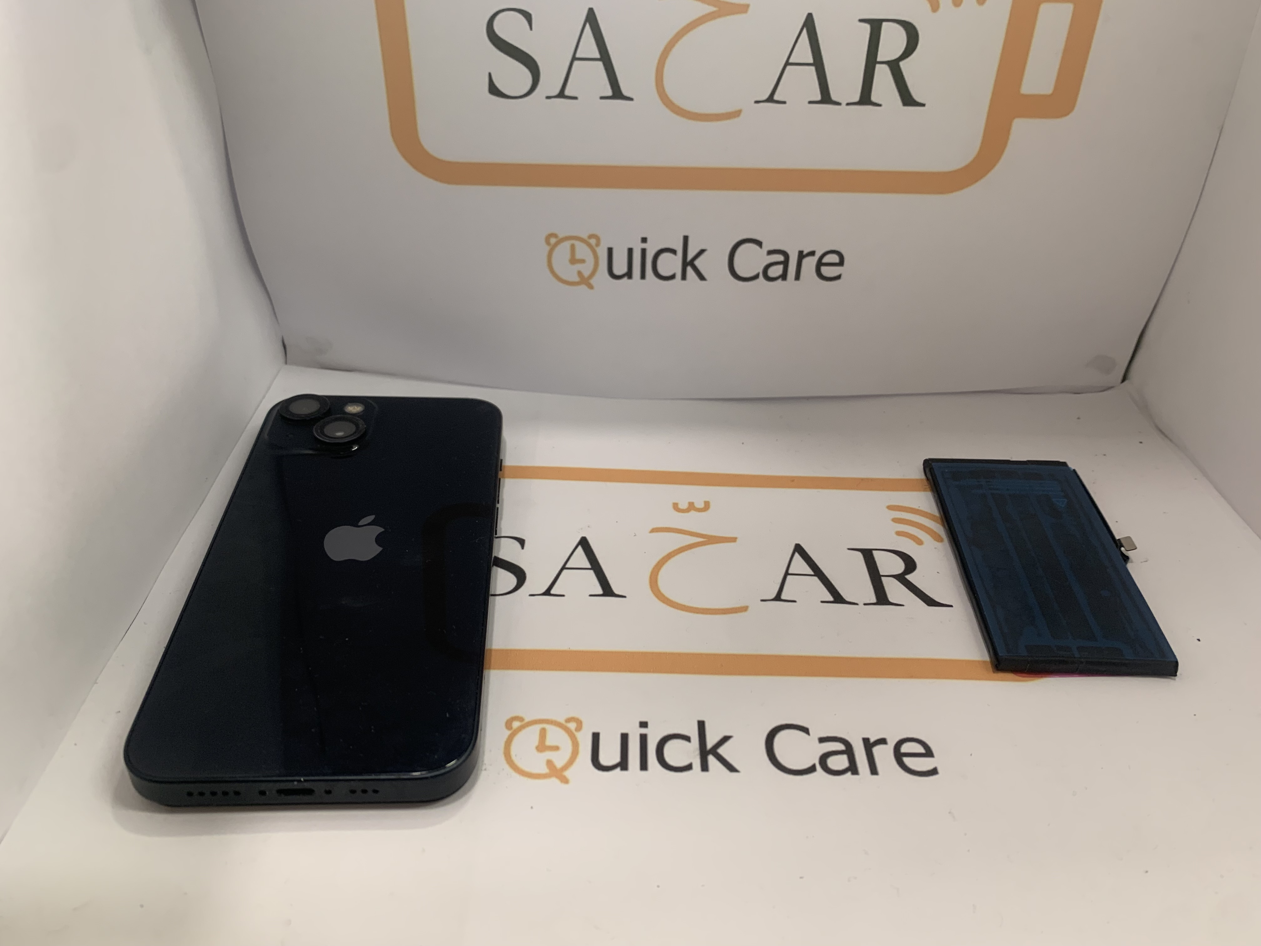 iPhone 13 – Battery Replacement image 1