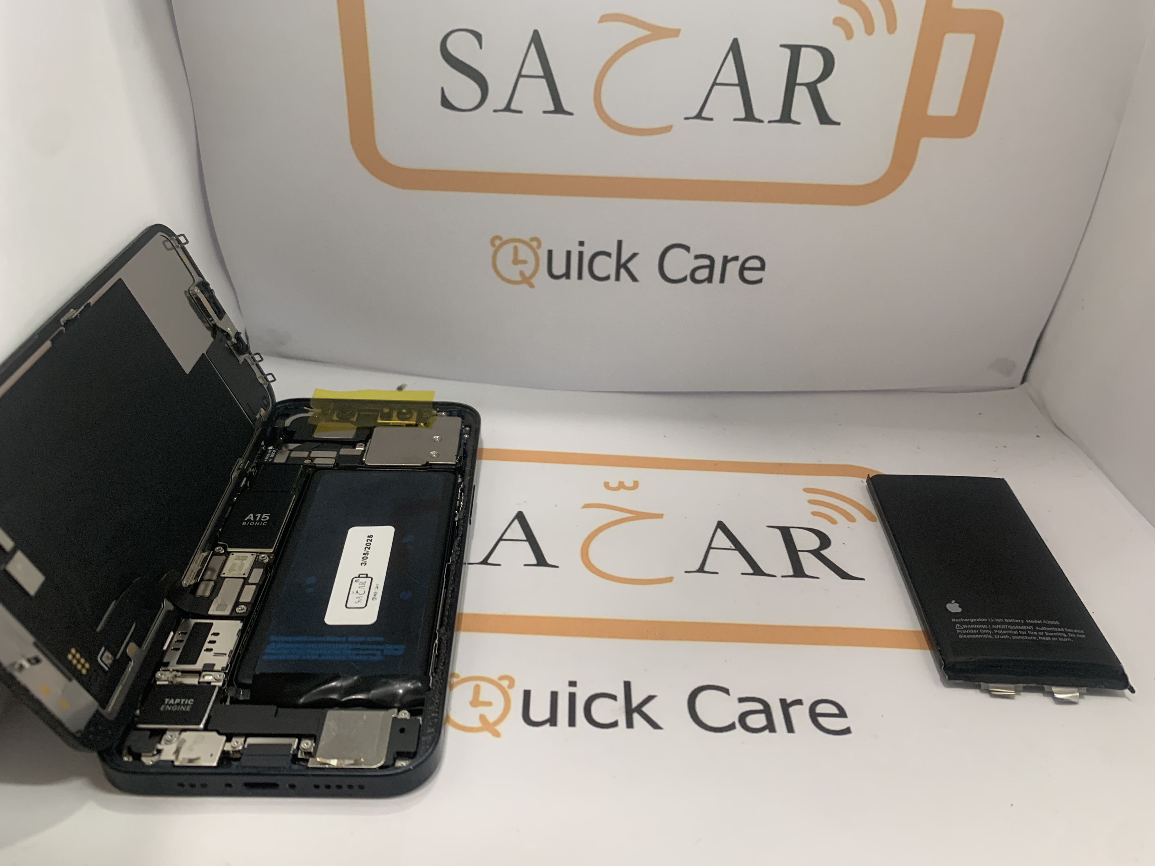 iPhone 13 – Battery Replacement image 3