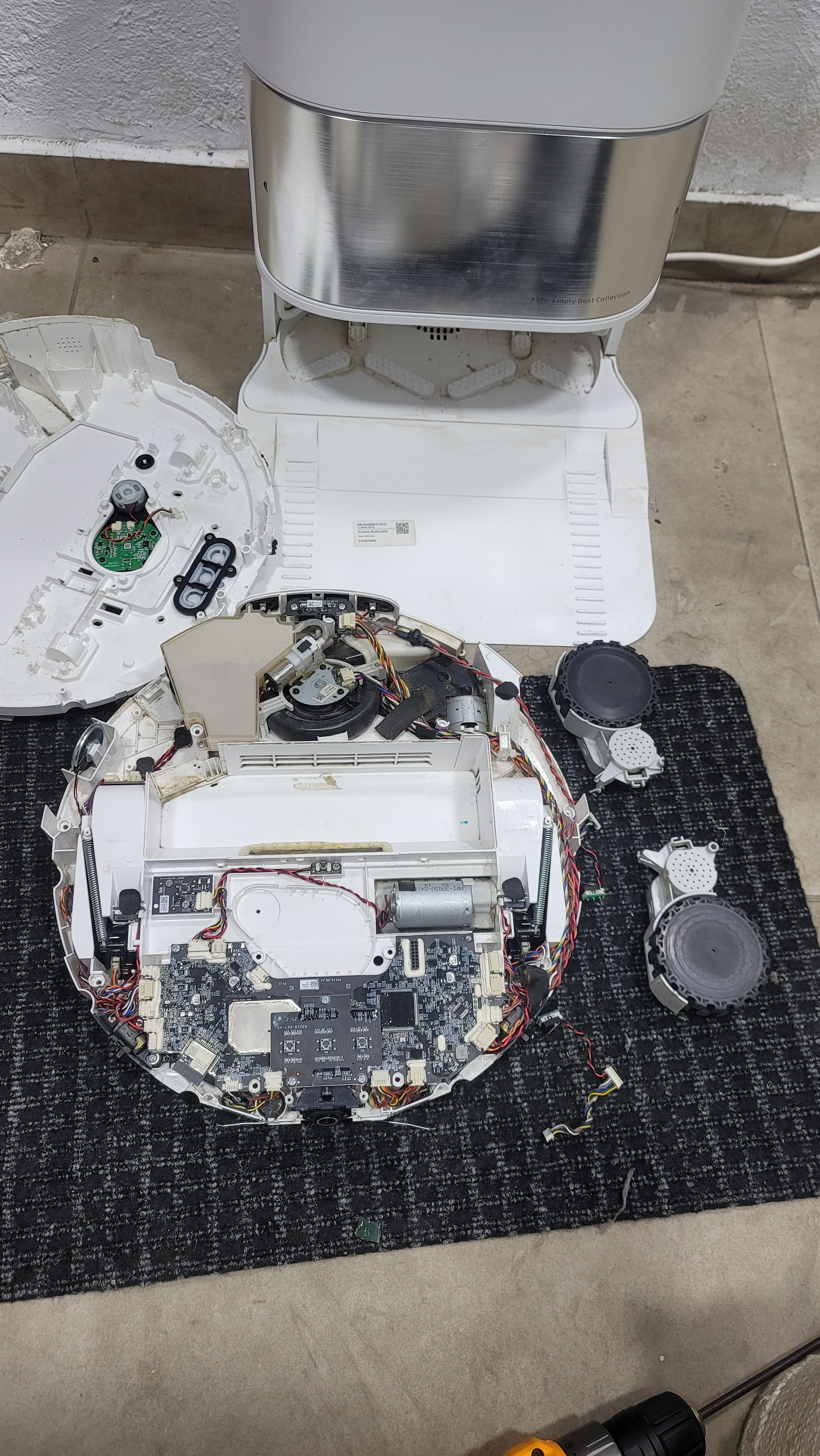 Dreame L10s Ultra Wheel Replacement | Wheel Module & Robot Vacuum Repair | Dreame L10s Ultra won’t move | Dreame robot vacuum wheel motor repair | Dreame robot vacuum not moving image 4