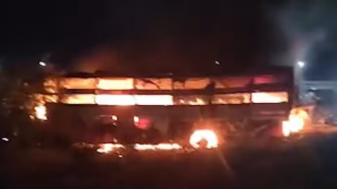 Seven Killed as Bus Catches Fire on Delhi-Mumbai Expressway