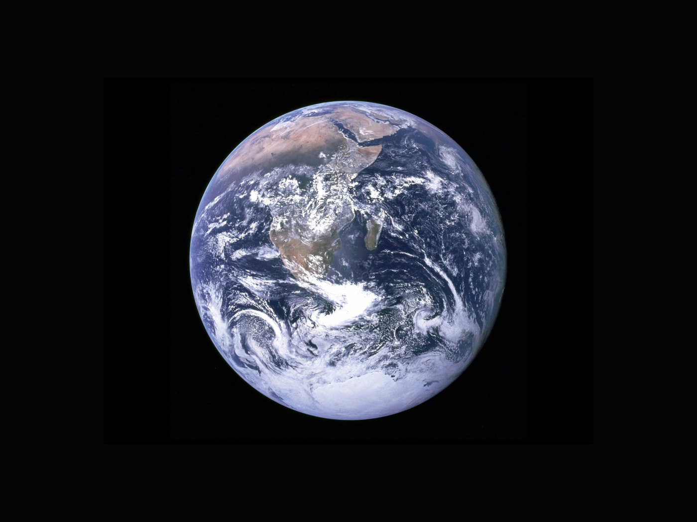 Artemis II: Orbiting Crew to the moon and back