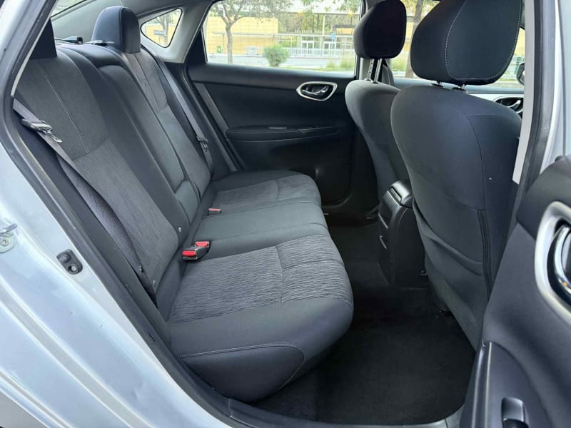 2015 NISSAN Sentra photo 11